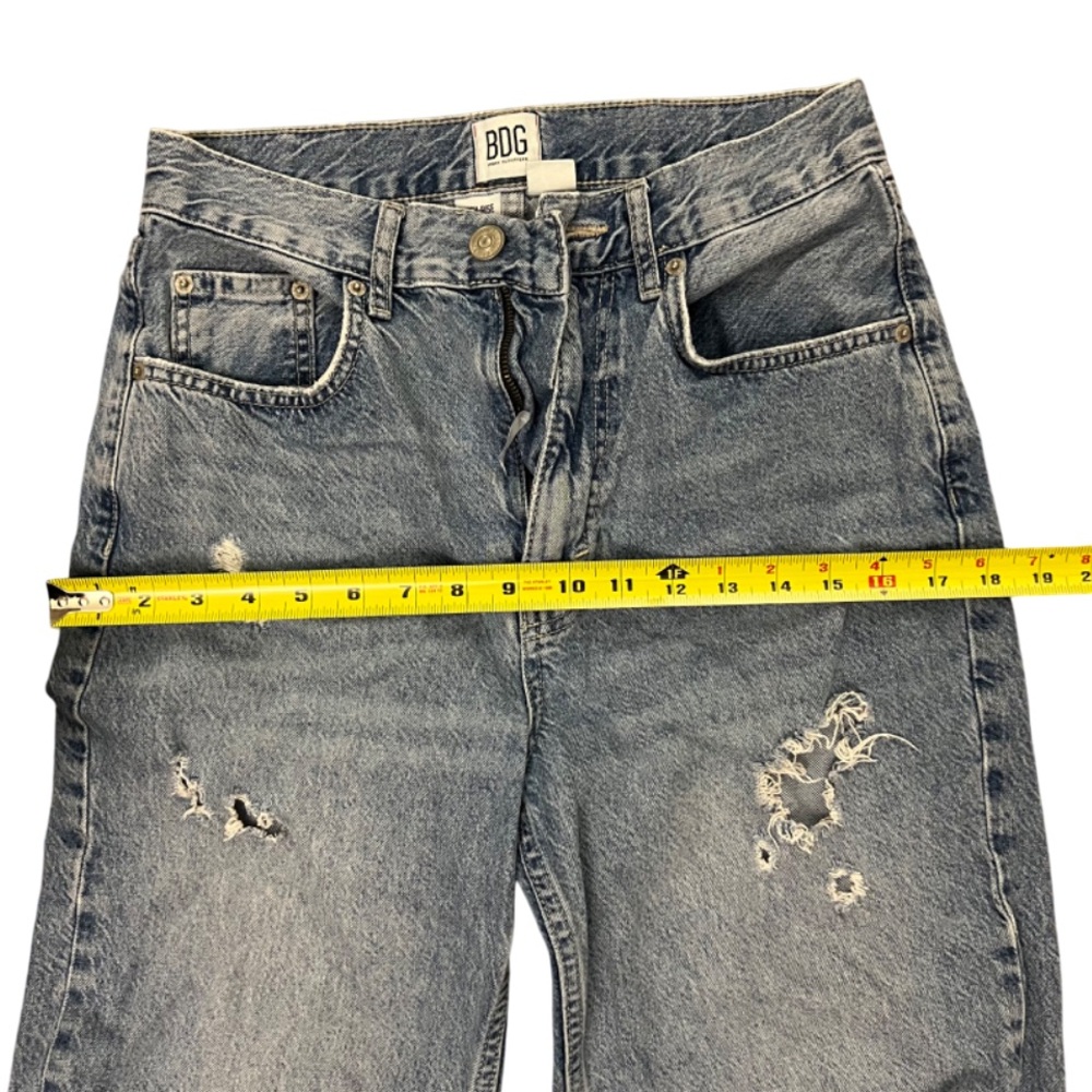 BDG Ripped Mom Jeanss - Picture 3 of 6
